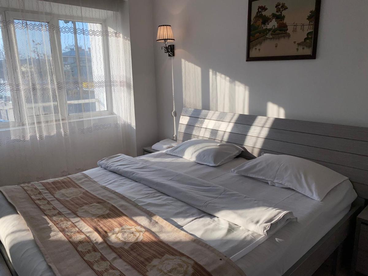 Tourist Hotel Simkent Kültér fotó
