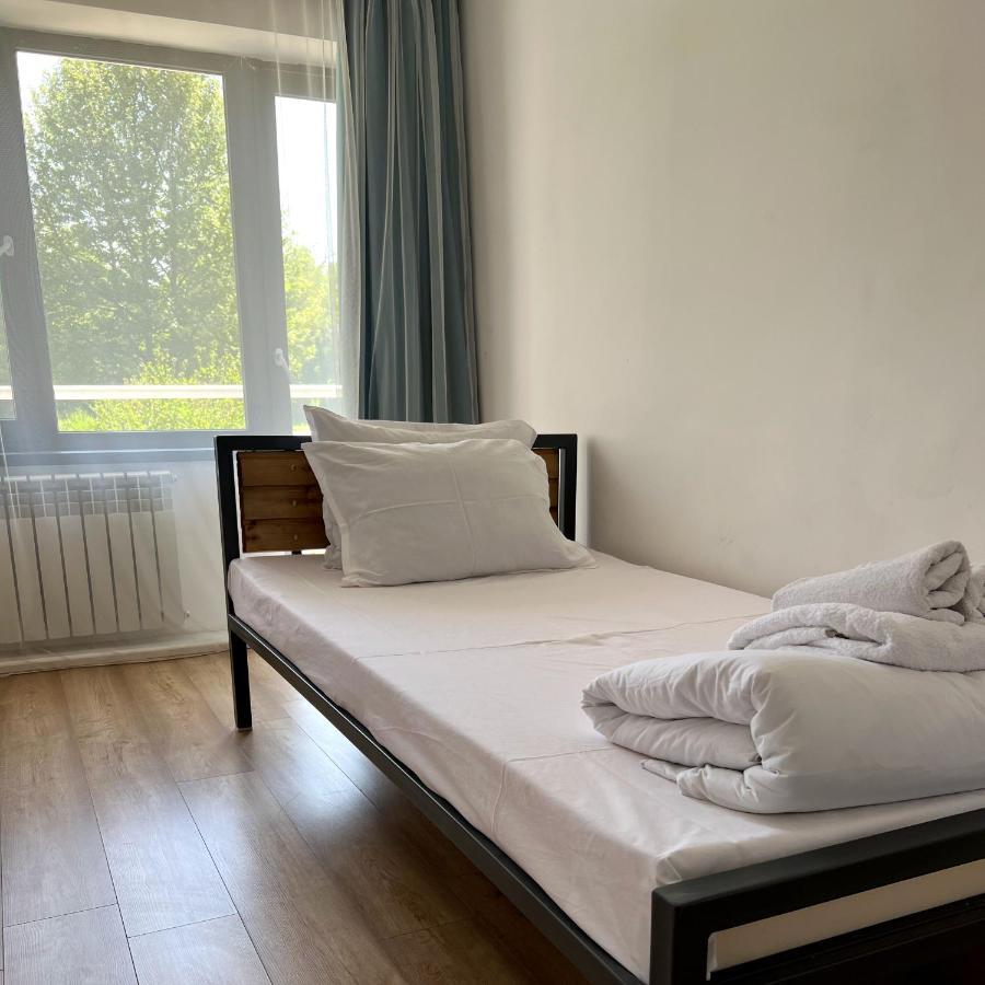 Tourist Hotel Simkent Kültér fotó