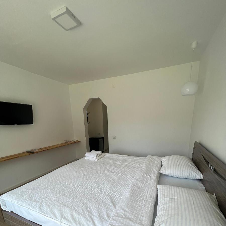 Tourist Hotel Simkent Kültér fotó