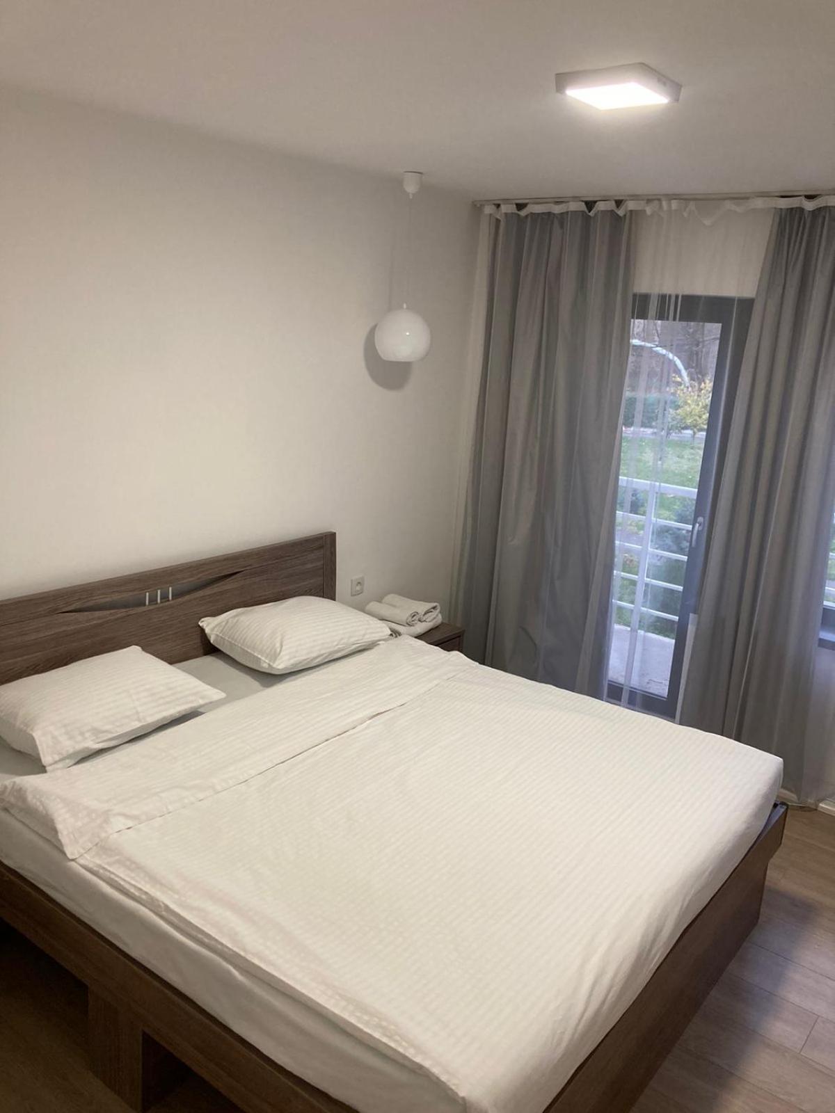 Tourist Hotel Simkent Kültér fotó