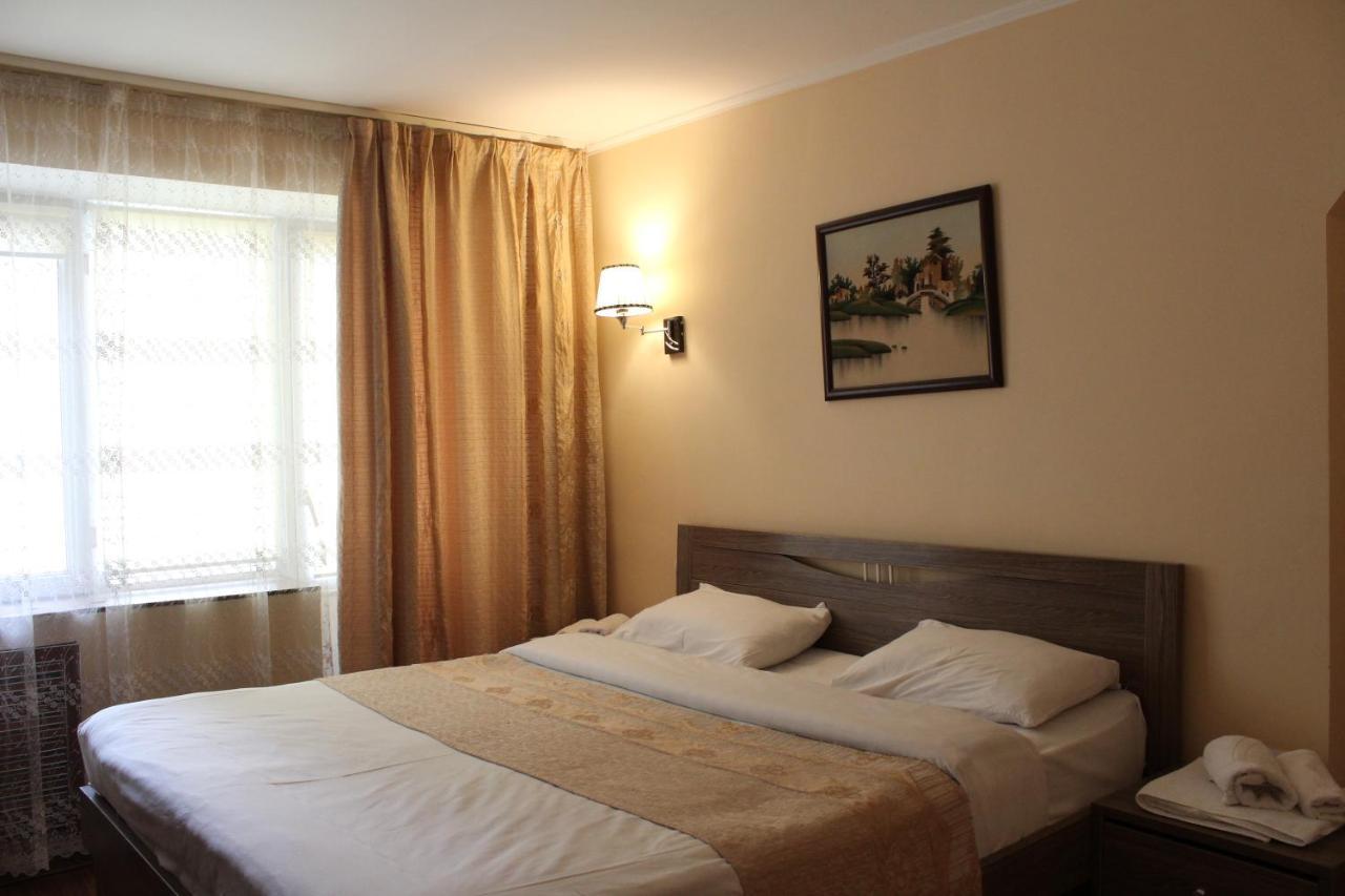 Tourist Hotel Simkent Kültér fotó