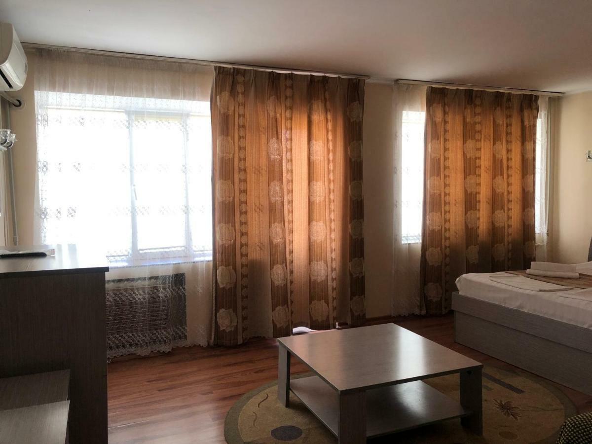 Tourist Hotel Simkent Kültér fotó