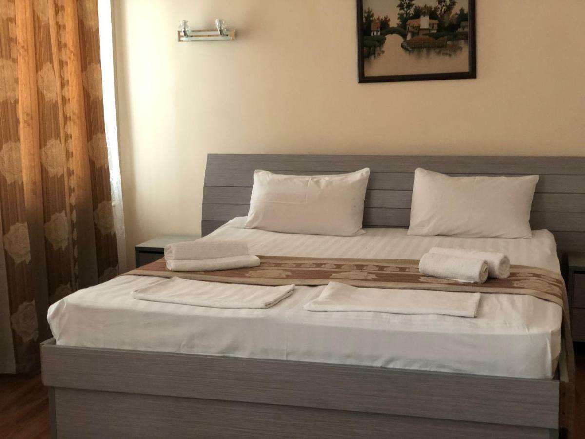 Tourist Hotel Simkent Kültér fotó