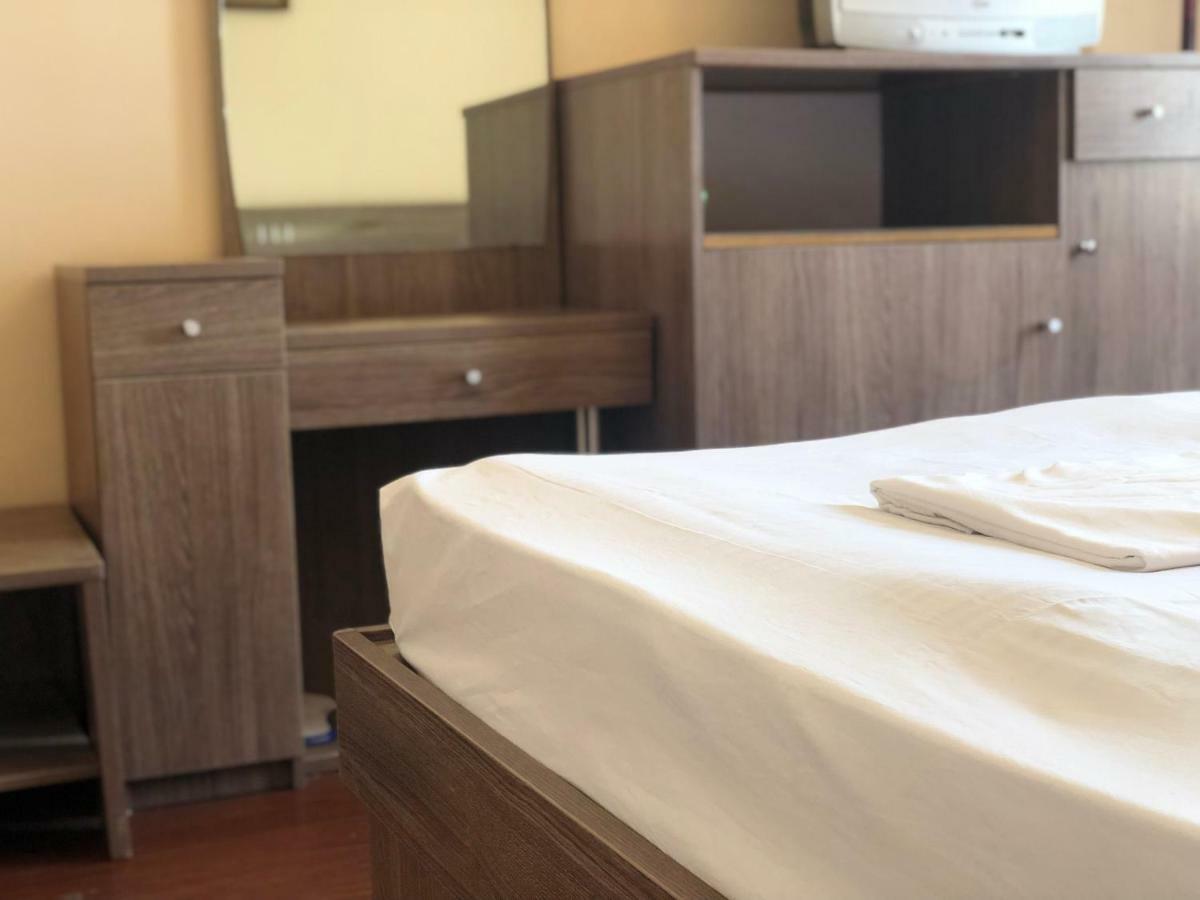 Tourist Hotel Simkent Kültér fotó